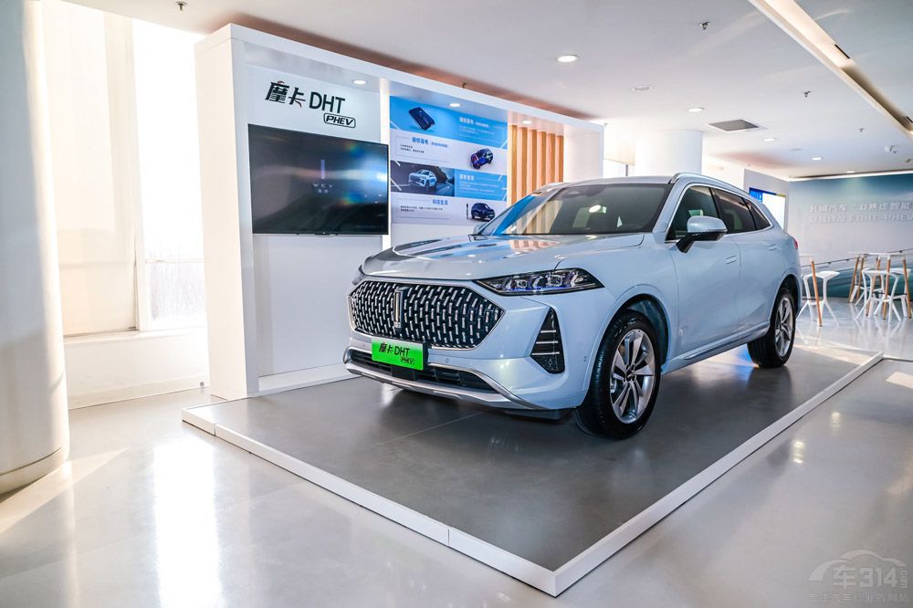 ĦDHT-PHEV M5ONExl
