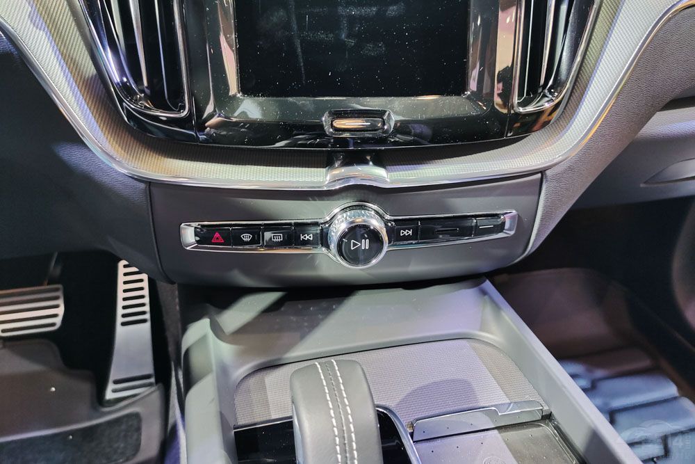 ֠XC60(du)ȄPXT5 ]