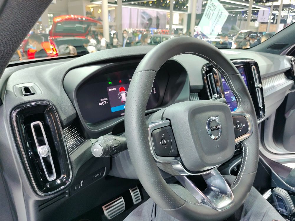 ϵcWA(du)Q XC40CR-Vôx