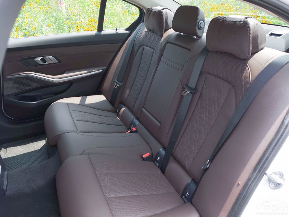 Model 3r㲻i3զx