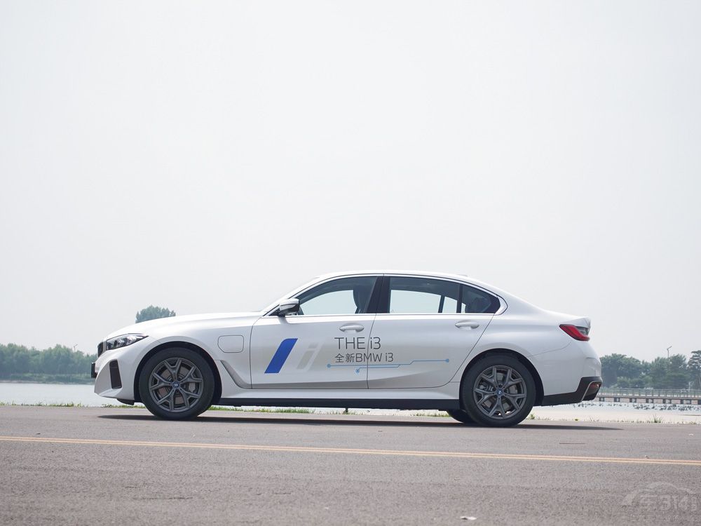 Model 3r㲻i3զx