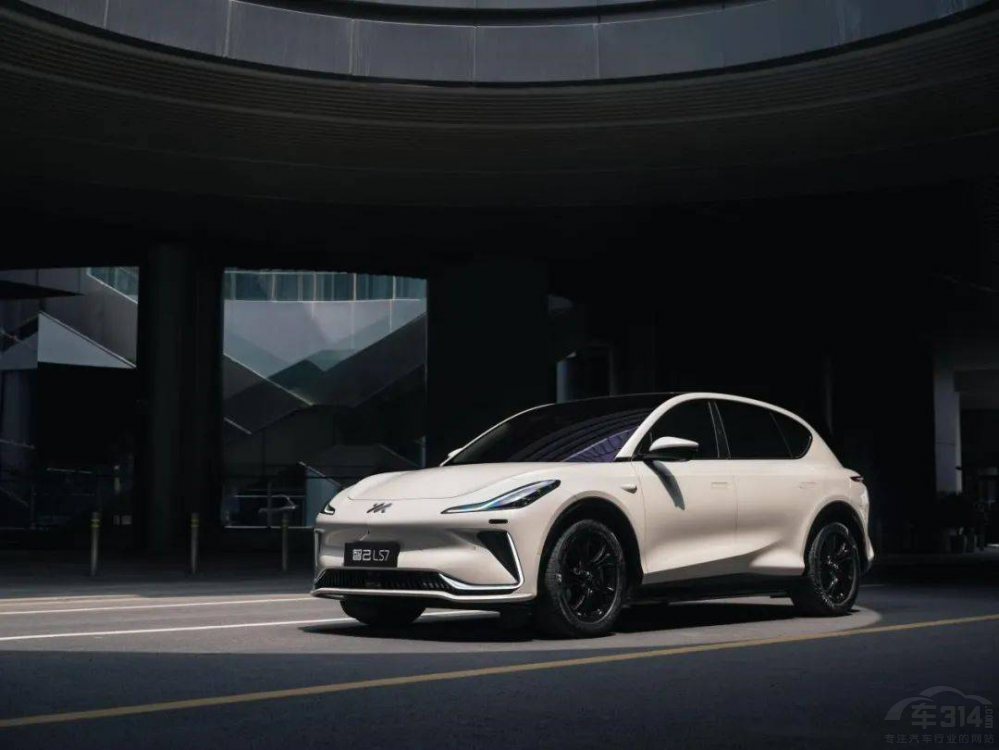 Ǽ܇LS7 Urban FitJAI{