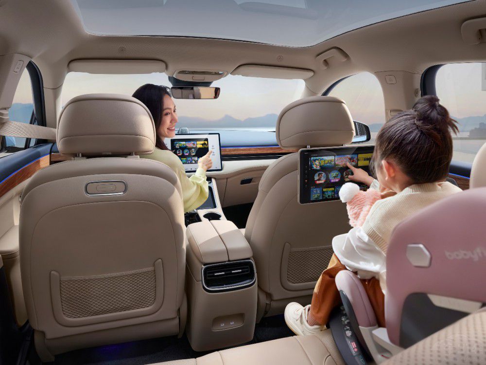 SUV AITOM5˜ʰۃr