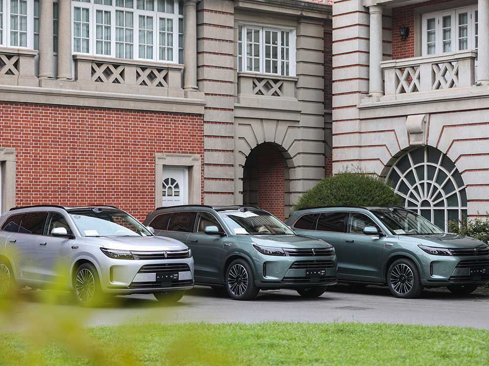 30fԪ(ni)SUV M7bbI(lng)