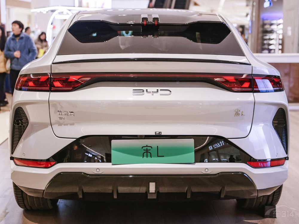A(y)20fIa(chn)SUV