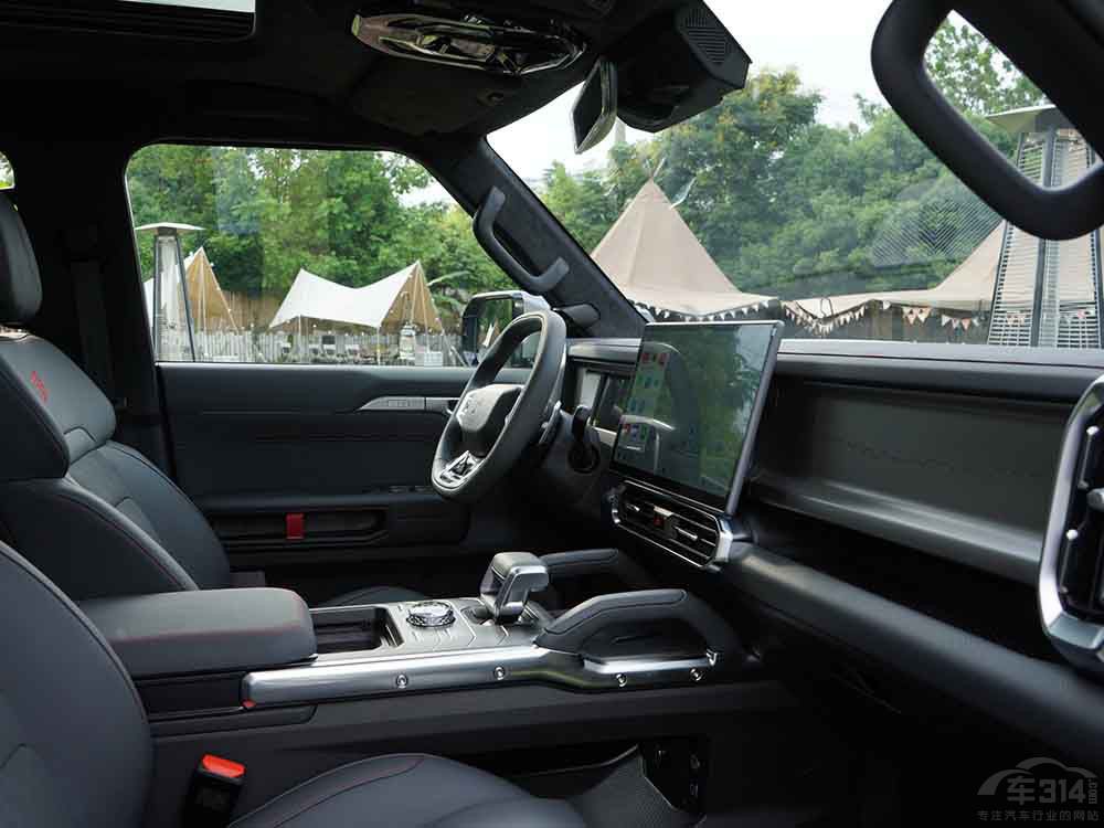 ҪӲӲԽҰSUV@x͉