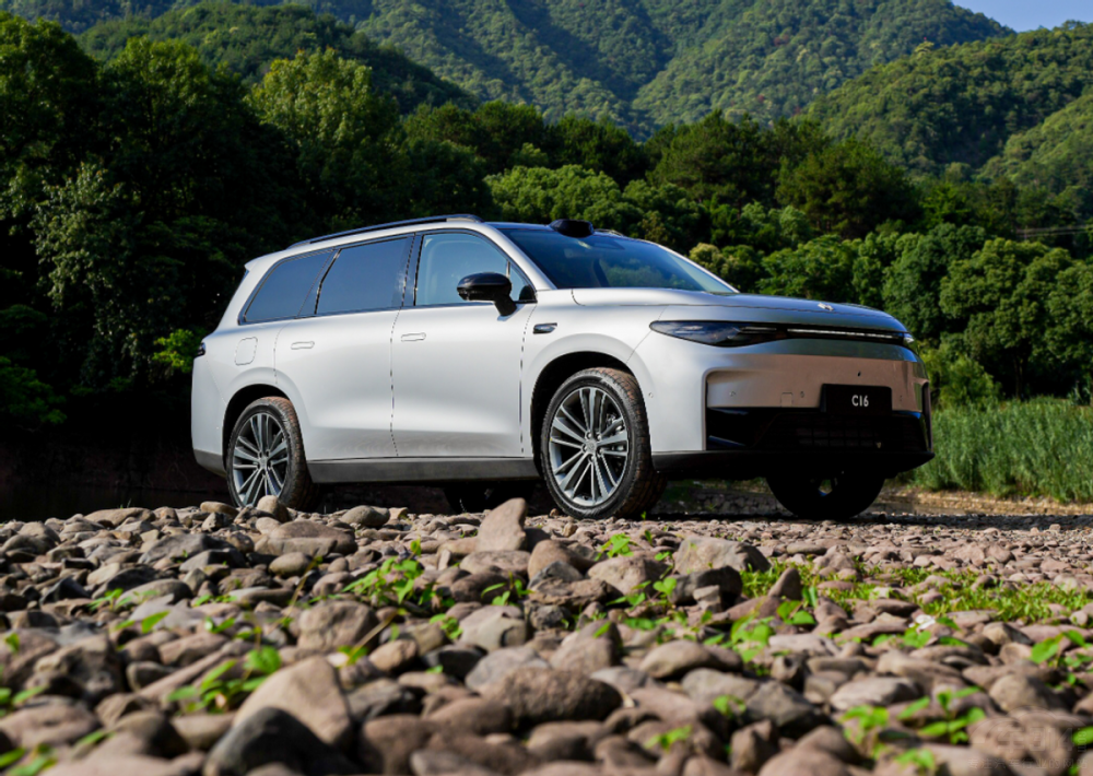 Pc15fSUV
