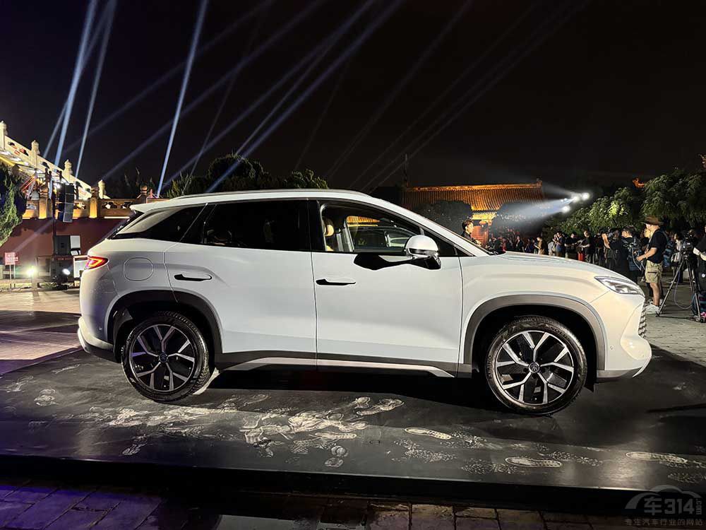 °I(gu)a(chn)SUV@3܇ܡﳬֵ