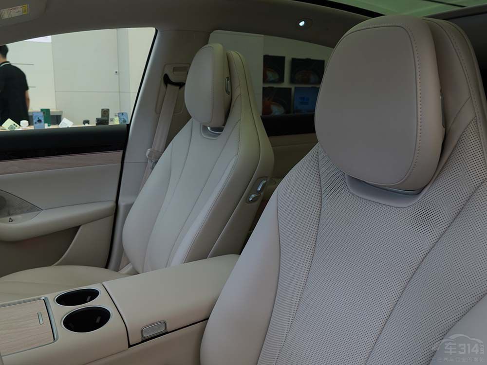 MMǽR7Model Y°