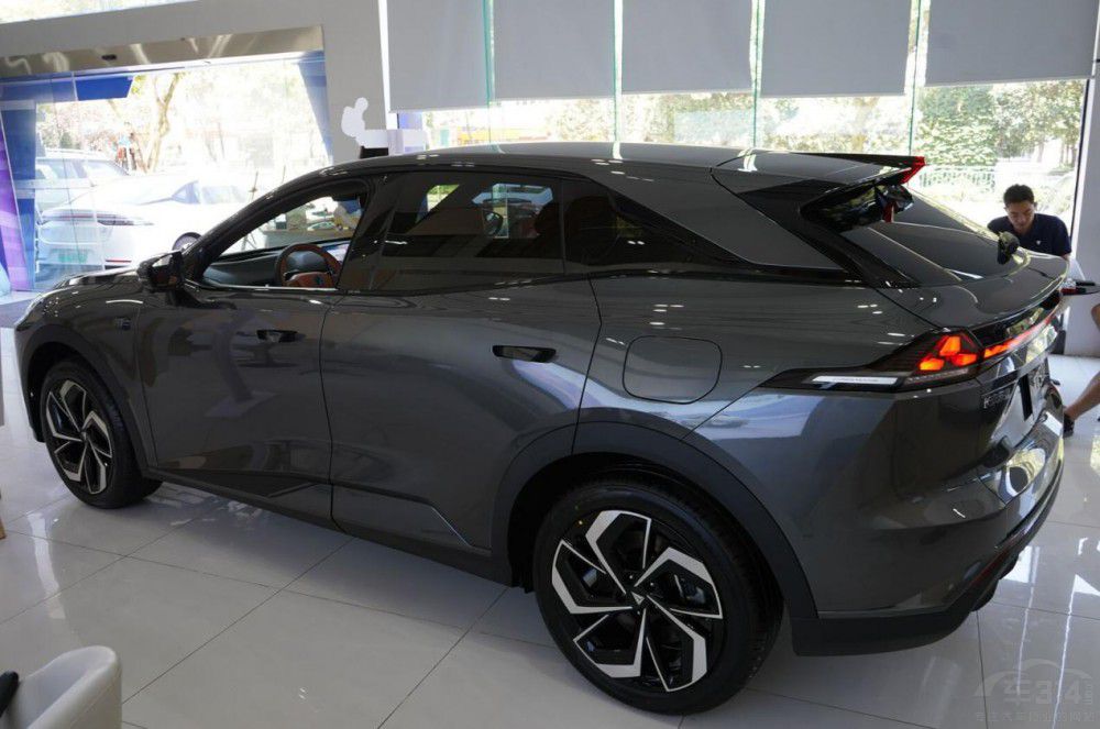 ؛ԏSUV𼼁]Y܇ɶ