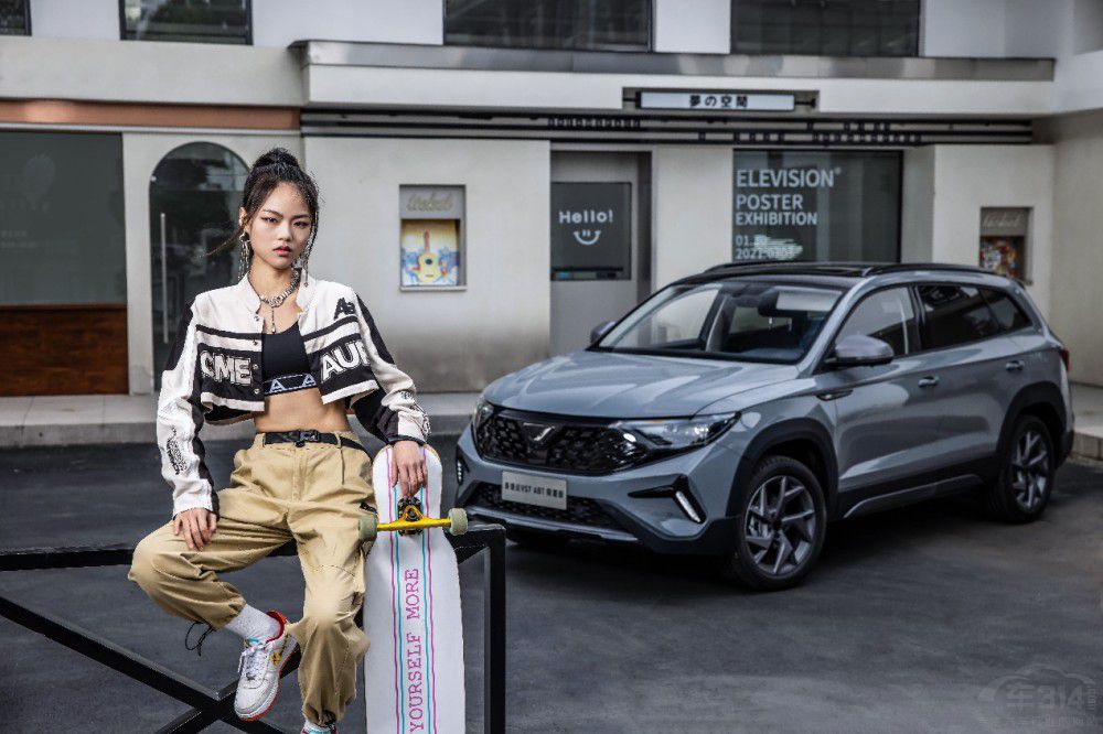 ½_(d)SUV½_(d)VS7 ABTװl(f)