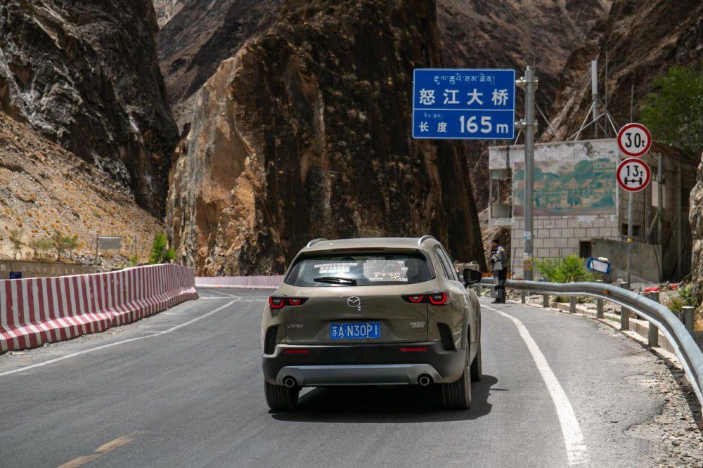 CX-50Ҳۃrʽl(f) RAV4/CR-Vc