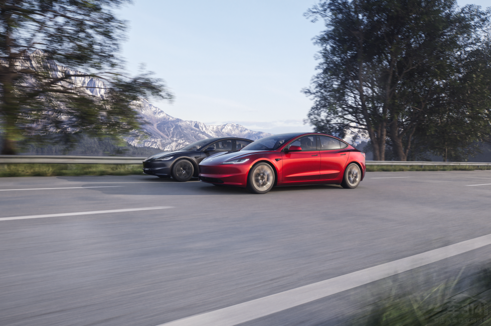 H܇r+{˘Ȥ Model 3 °u