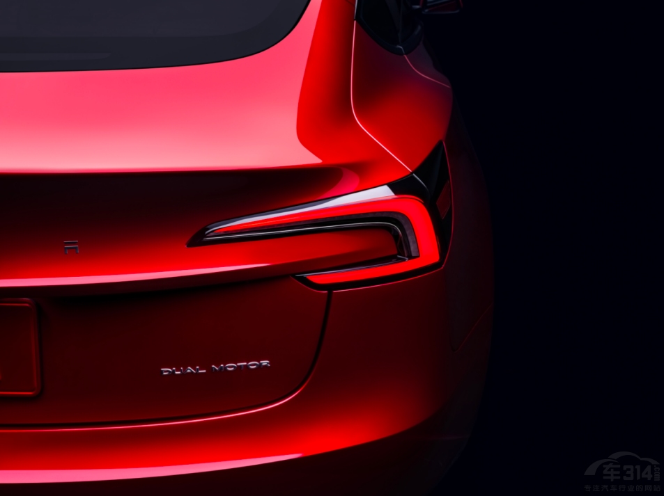 H܇r+{˘Ȥ Model 3 °u