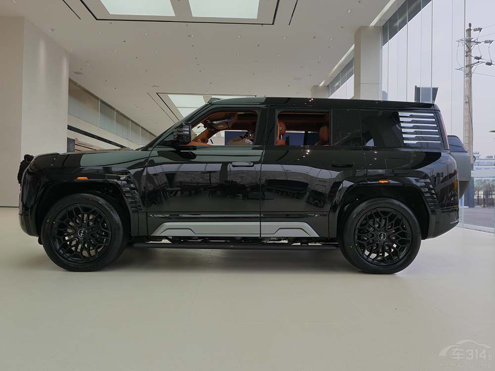 M(jn)ڵĺ܇Ӄr(ji)߶SUV\(chng)