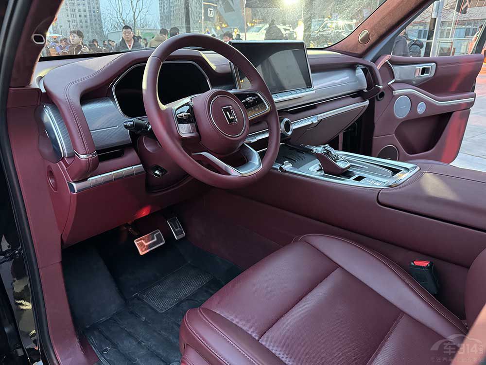 M(jn)ڵĺ܇Ӄr(ji)߶SUV\(chng)